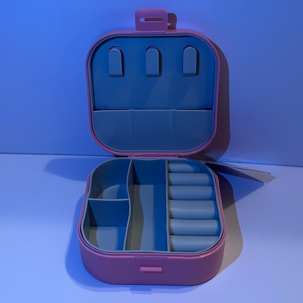 🆕Hard Plastic Jewelry Travel Case – Pink & Gray